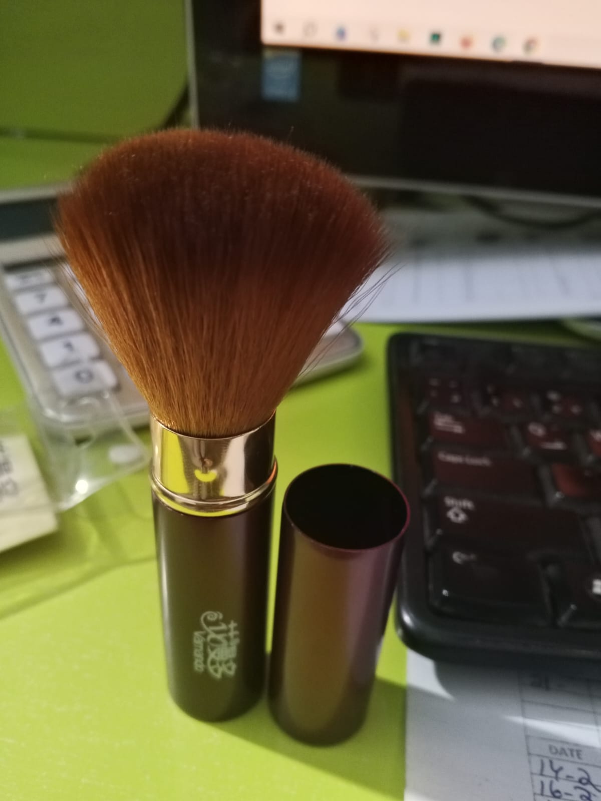 Vamando Premium Retractable Makeup Brush – Travel-Friendly Kabuki Brush for Powder, Blush, and Foundation