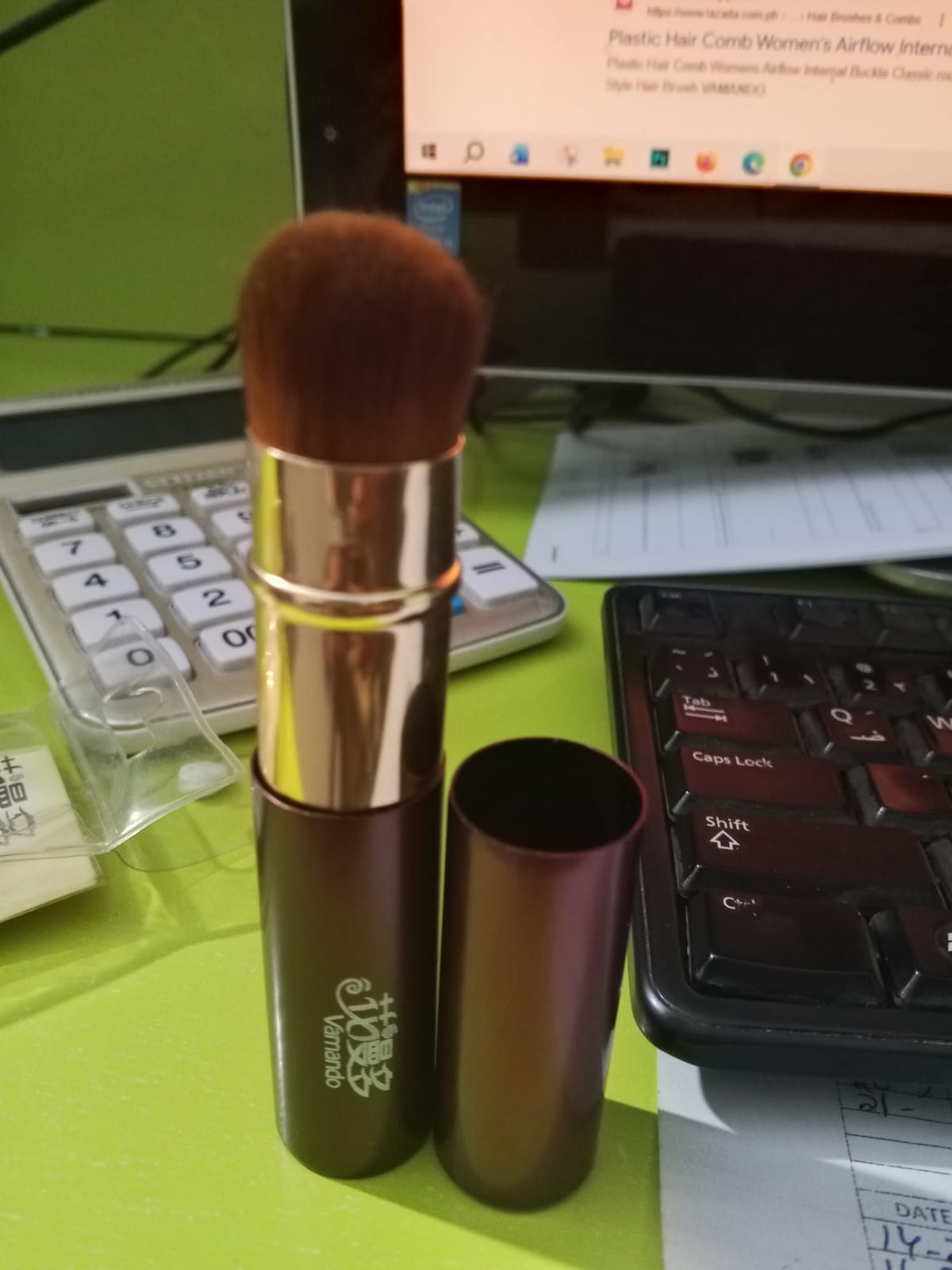 Vamando Premium Retractable Makeup Brush – Travel-Friendly Kabuki Brush for Powder, Blush, and Foundation